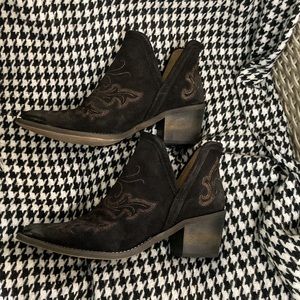 Circle G black suede leather booties